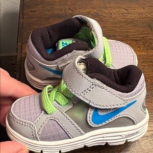 Nike Toddler Sneakers Gray - Size 3 - EUC